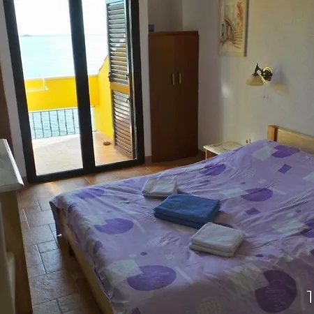 In With Sea View, Balcony, Air Conditioning, W-lan 81-3